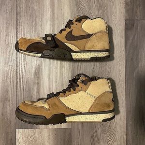 Mens 9 Nike Air Trainer 1